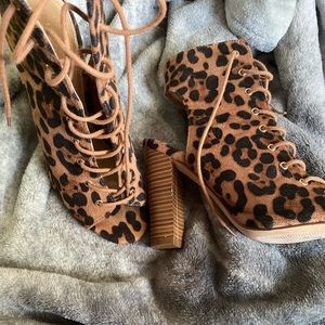 Women’s size 7 1/2 worn once